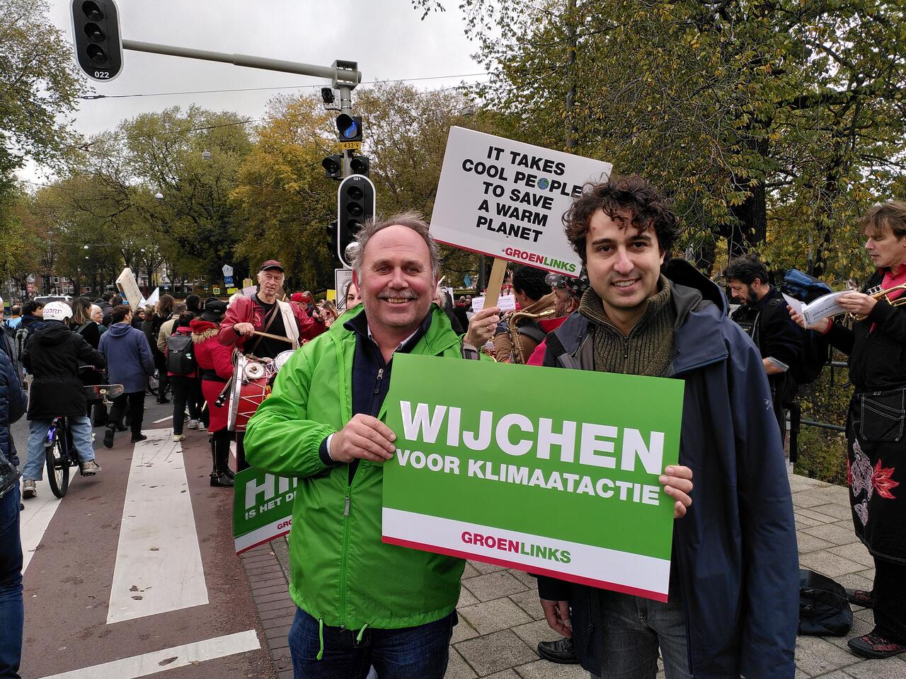 Henry, voorzitter van GroenLinks Wijchen, op de foto met Jesse Klaver