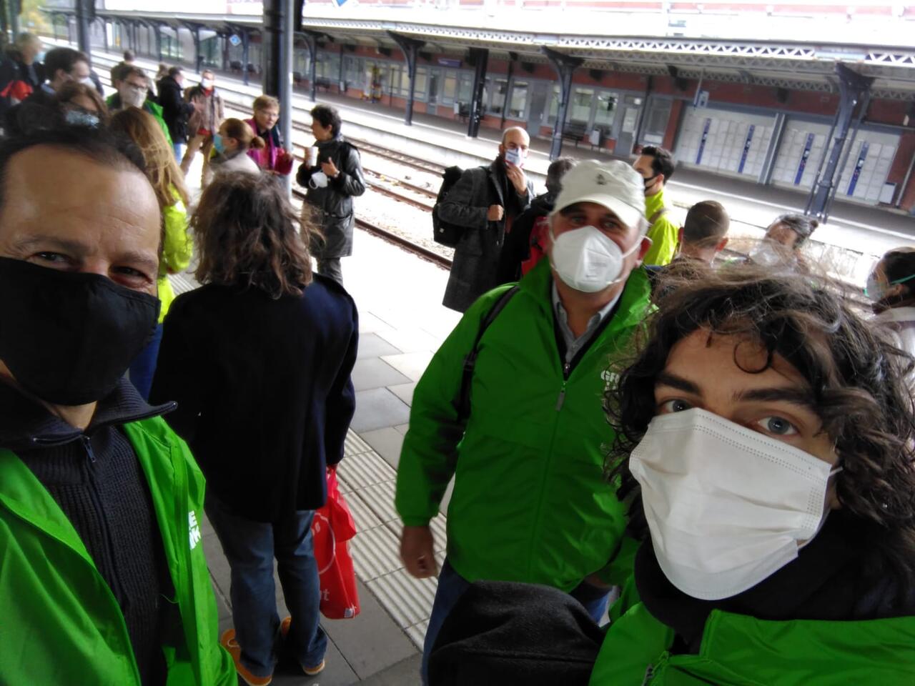 Klimaatmars 2021: GroenLinks Wijchen, samen met Nijmegen, op station Nijmegen.