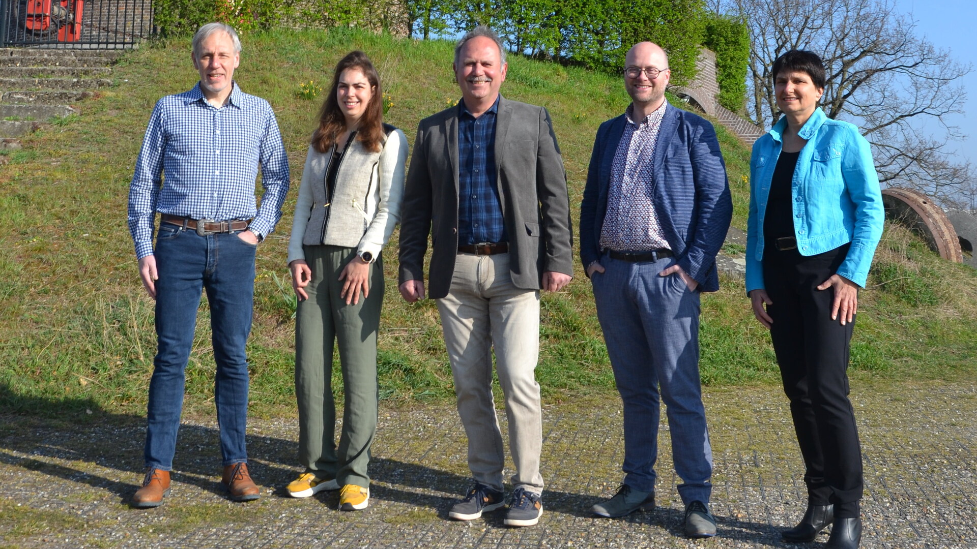 De GroenLinks-fractie voor de Wijchense molen. Van links naar rechts: Allard van Krevel, Suzanne Smeets, Henry Tiemessen, Pepijn Oomen en Ingrid Goudriaan.
