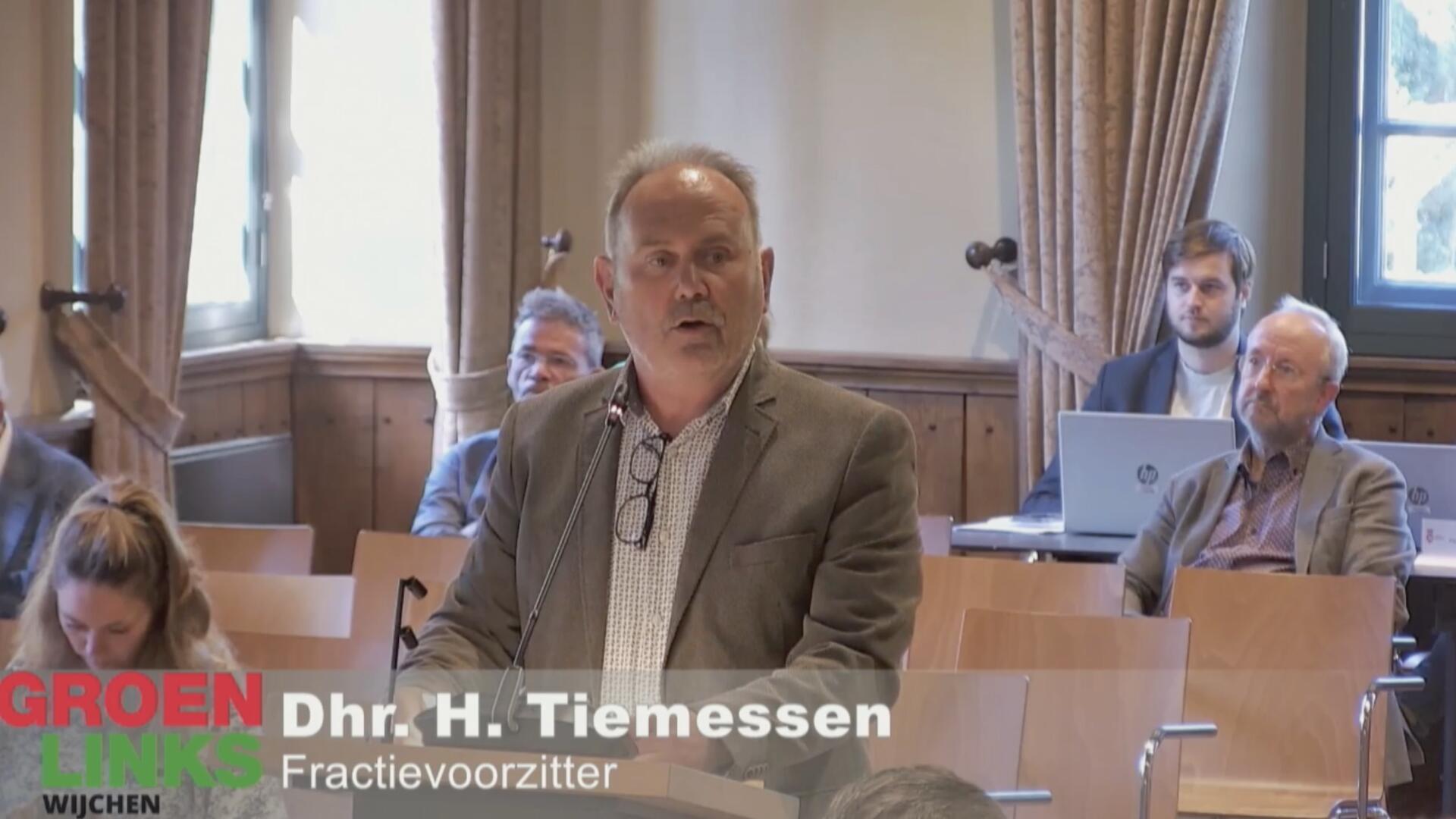 Fractievoorzitter van GroenLinks Wijchen Henry Tiemessen tijdens de bespreking van de perspectiefnota 2024.